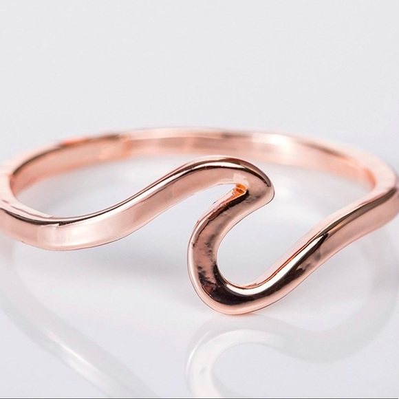 Ocean Wave Rose Gold Ring Size 8 - Picture 2 of 10
